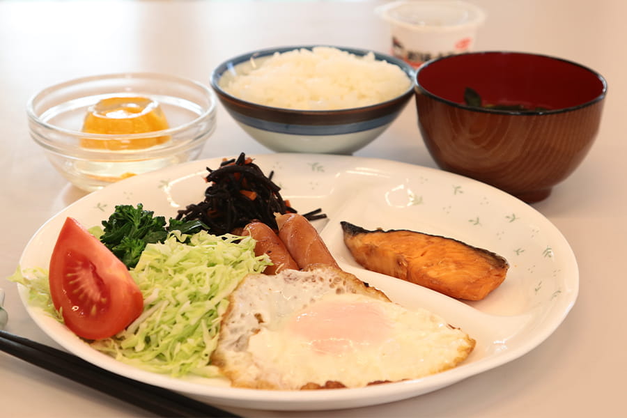 朝食